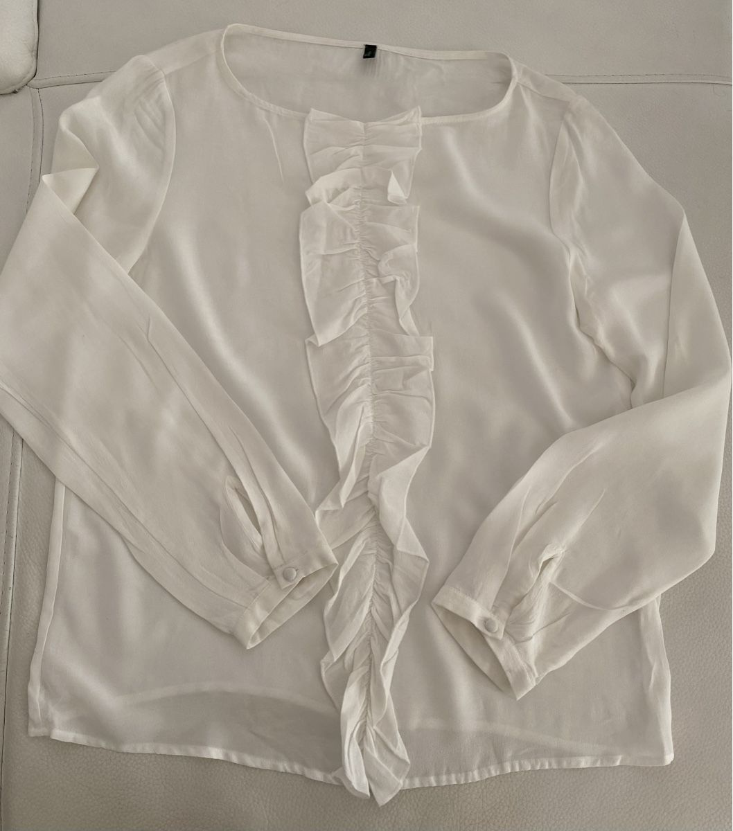 Benetton Blusen: Benetton Bluse 🌸 – Gebraucht aus Opfikon von Luis144 5