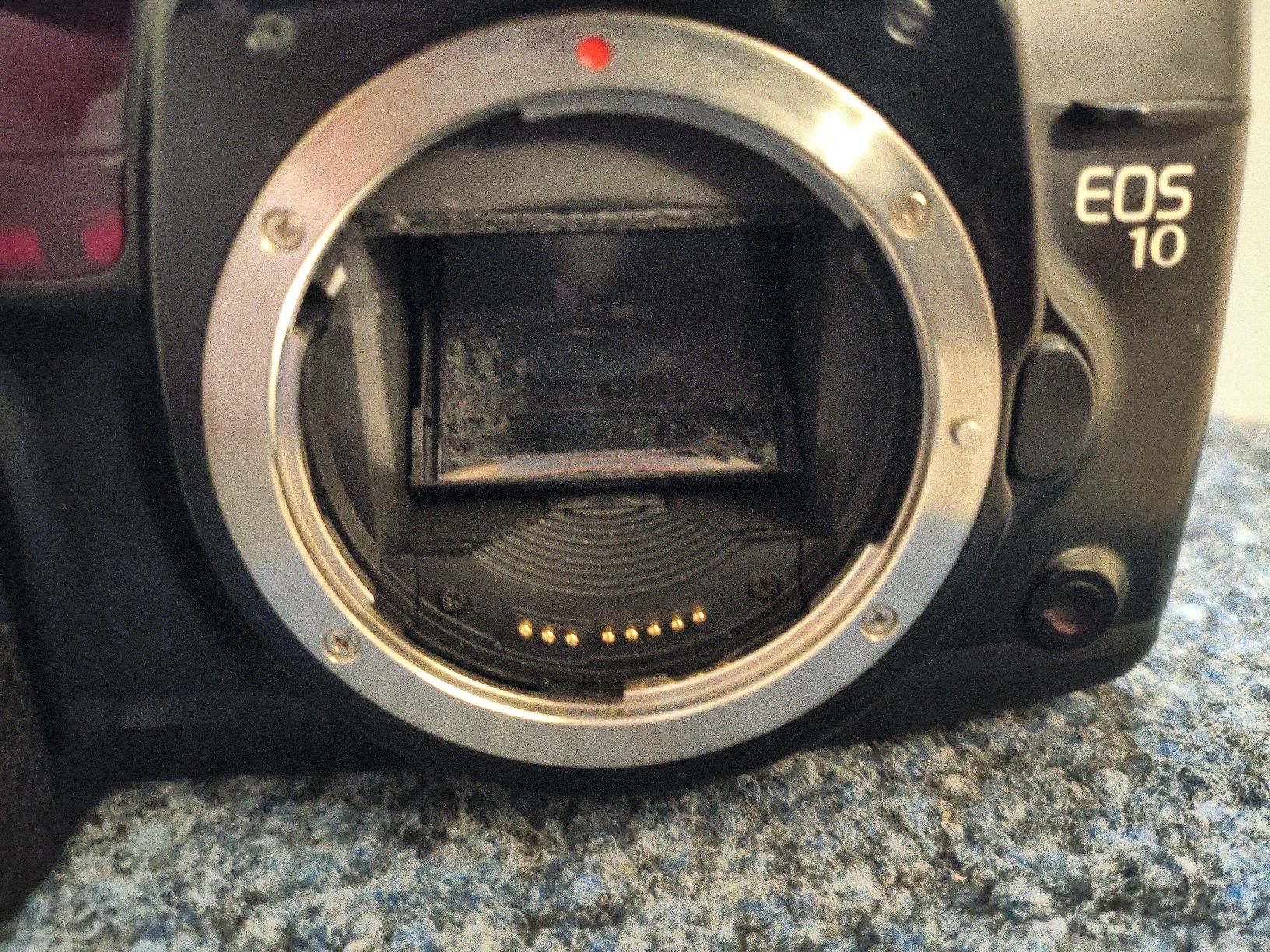 Canon Kamera: Canon EOS 10 analog camera – Defekt aus Bern von Janick.Spielmann 2