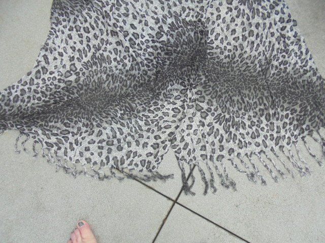 Foulards, Tücher & Schals: Schal Leoprint Tally Weijl Viskose – Neu (gemäss Beschreibung) aus Hinwil von Glasperlen 2