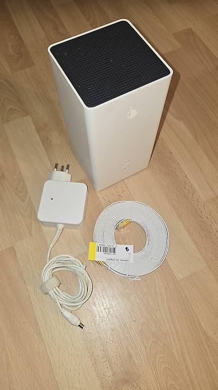 Modem & Router: Swisscom Internet-Box 2 Router with Power Adapter & Cable – Usato da Claro venduto da MorFo 2