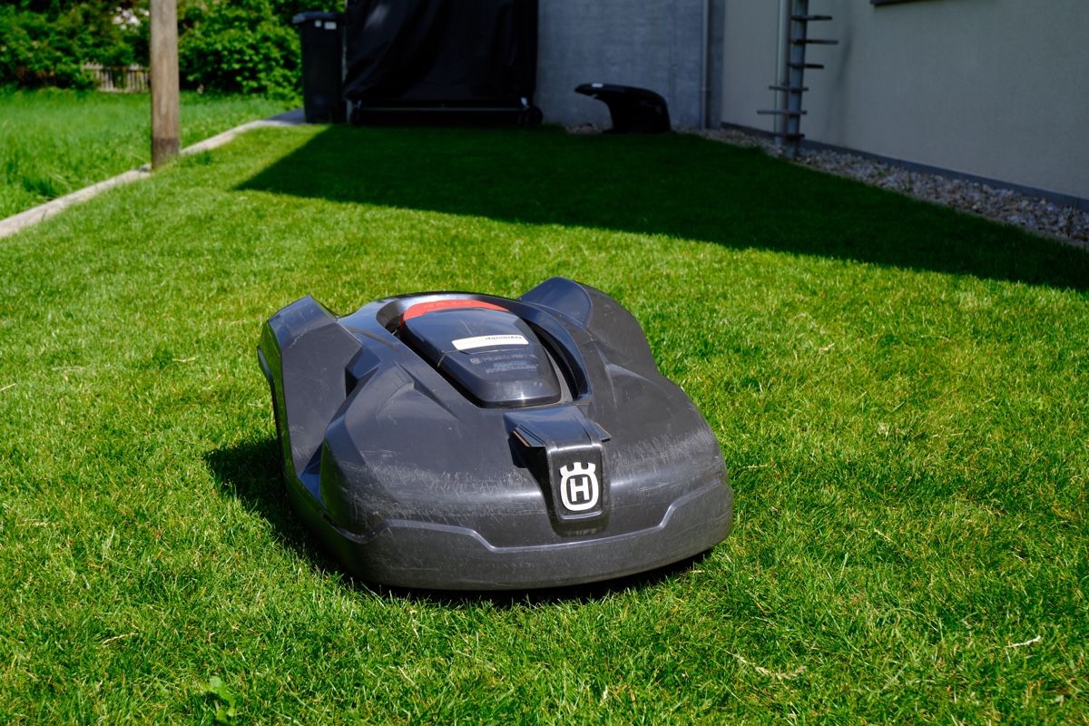 Husqvarna Tagliaerba: Husqvarna Automower 420 mit Original-Garage – Usato da Widnau venduto da lissy_melissa