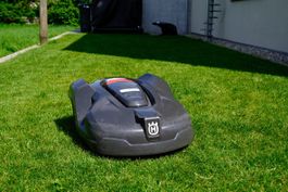 Husqvarna Automower 420 mit Original-Garage 