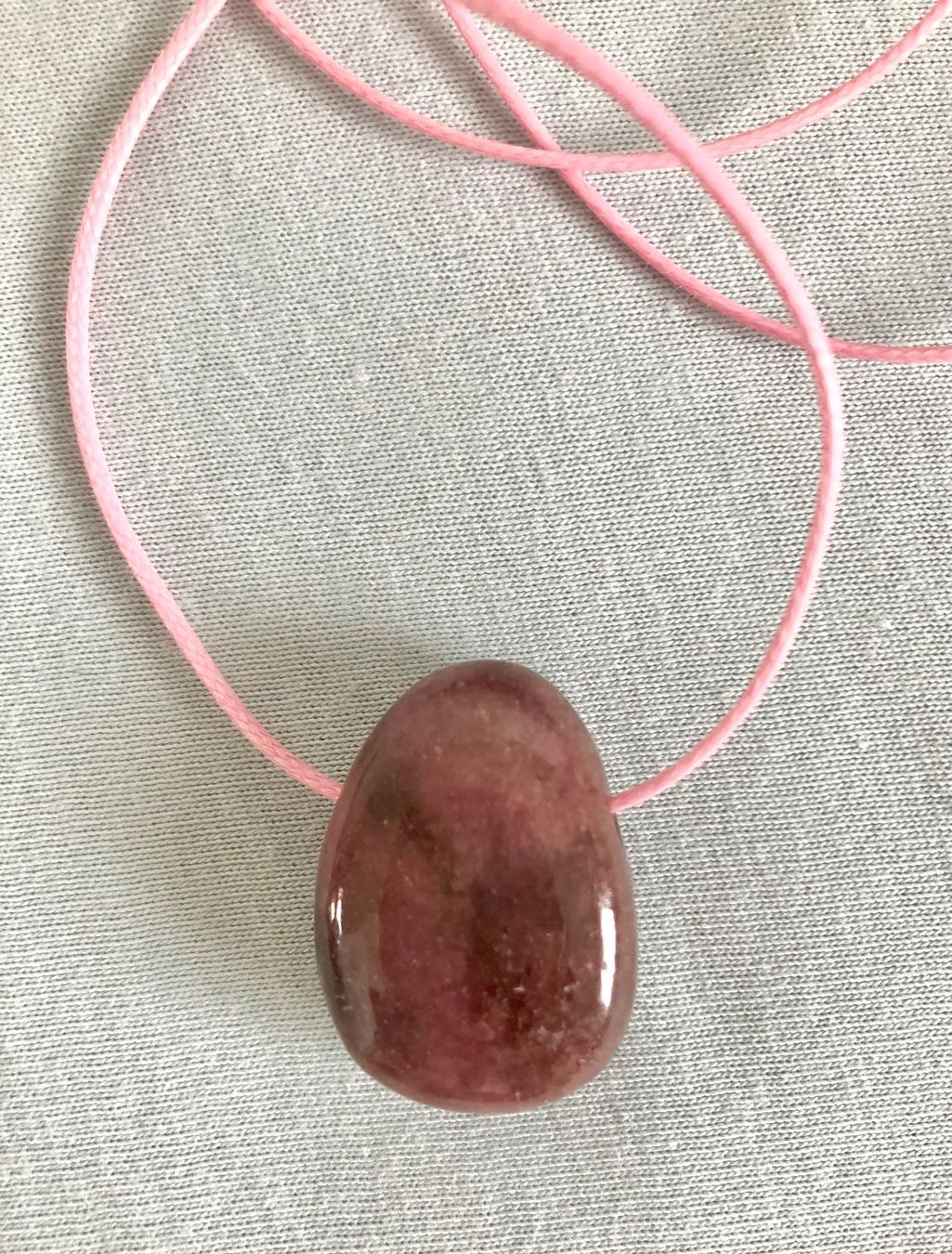 Catenine: Collier avec pierre de rhodonite – Usato da Le Crêt-p-Semsales venduto da staglione69