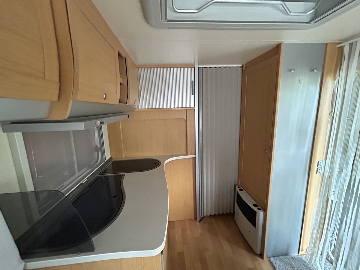 Knaus Veicoli da campeggio: Knaus, Azur 450 FU, Jg 2005 – Usato da Trimstein venduto da aub_qgk7 3