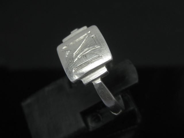 Anelli: Antik Silber Ring  Monogramm MJ / JM  Gr. 56 – Usato da Ermatingen venduto da Decovin 1