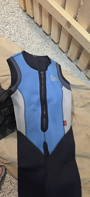 Tavole da surf e di nuoto: Komplettes Wildwasser Set  – Usato da Pont-la-Ville venduto da Kretzschi 2