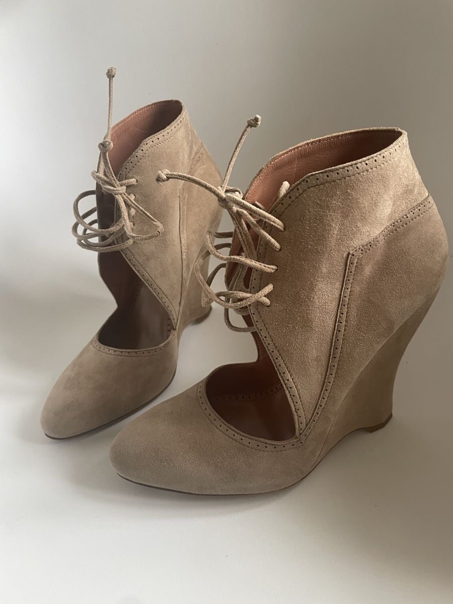 Scarpe da donna: Bottines compensées Alaïa beige 38,5 daim – Usato da Lausanne venduto da Charly_brune