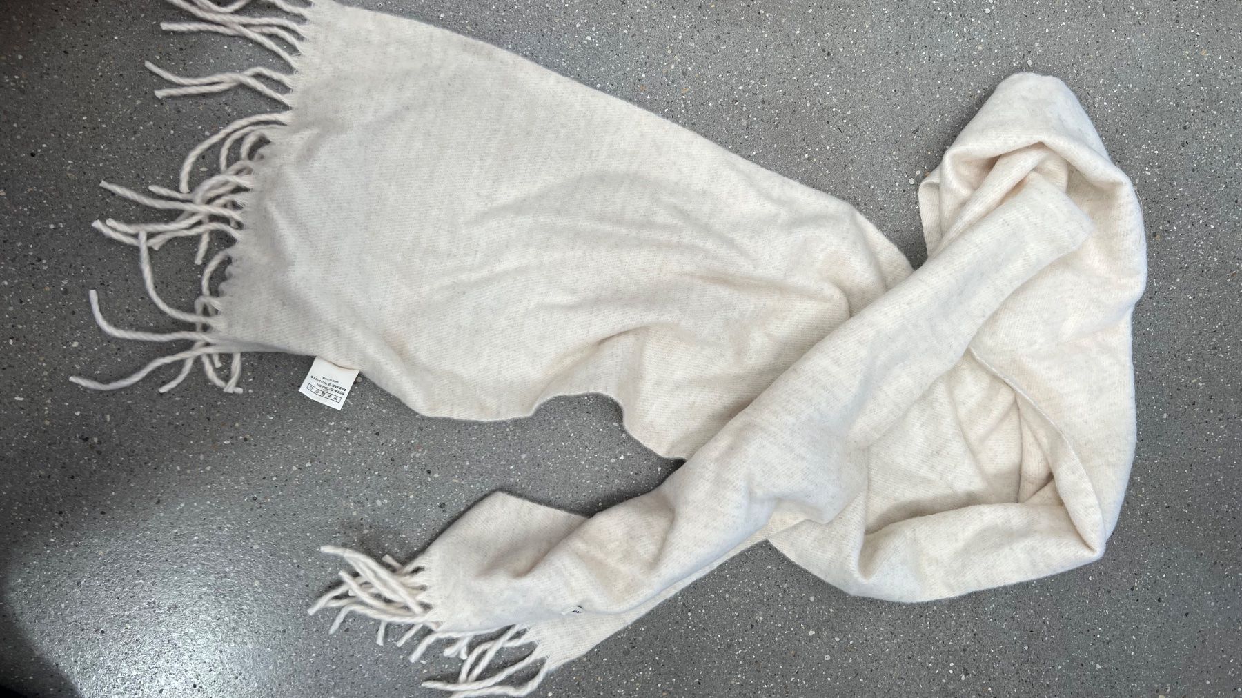 Foulards, Tücher & Schals: Wollschal beige – Neu (gemäss Beschreibung) aus Oberwil (Dägerlen) von FlaminG0LD