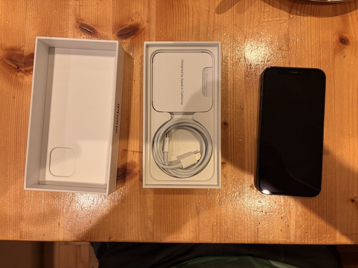 Apple Telefoni cellulari / Smartphones: iPhone 12 mini schwarz tiptop! – Usato da Eschenbach SG venduto da Nairolf1