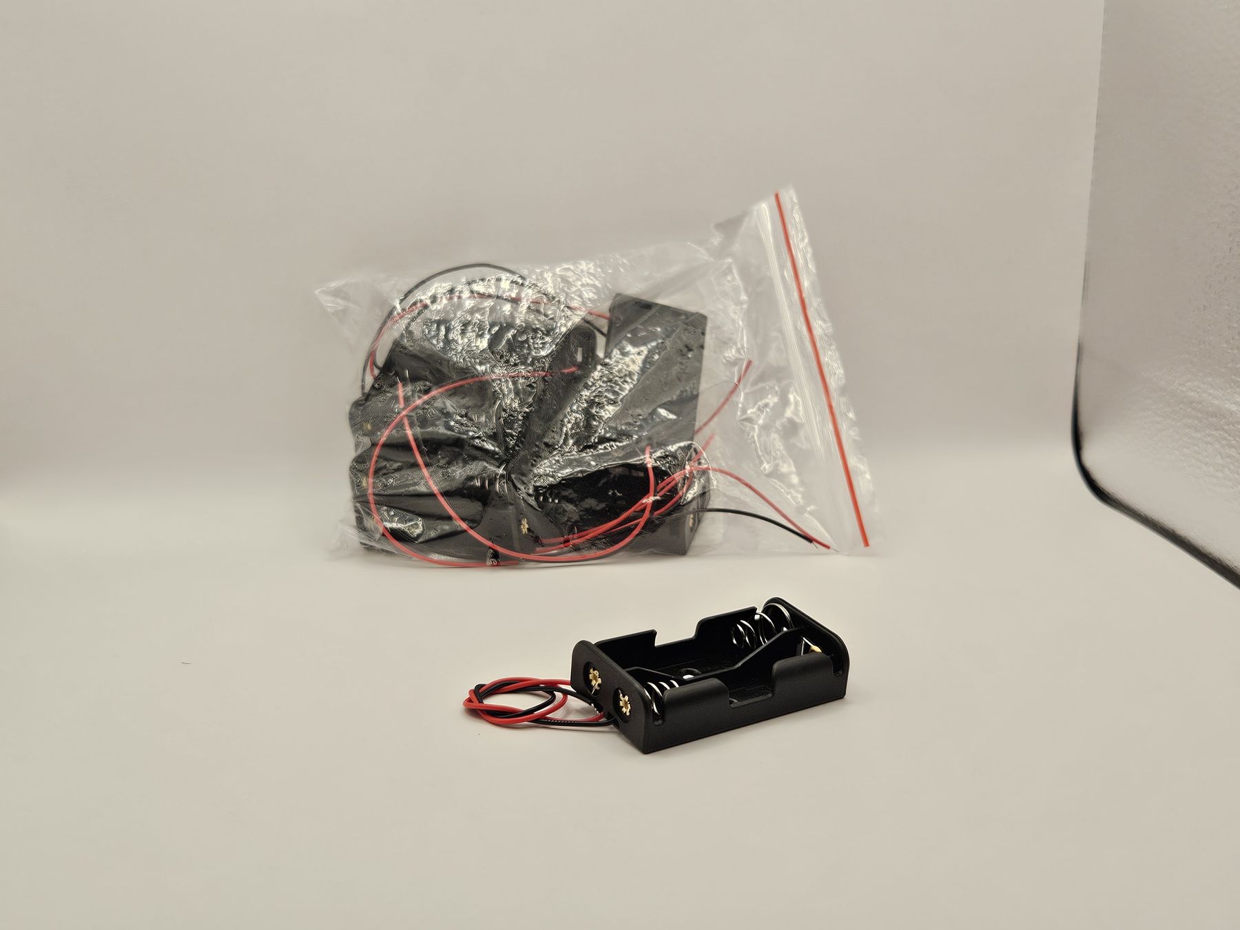 Caricatori & Batterie: Vendo Porta batterie AA – Nuovo e nell'imballaggio originale da Riazzino venduto da TicinoCarAudio 3