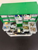 Sortimentskasten grün mit elektronischen Kleinteilen
