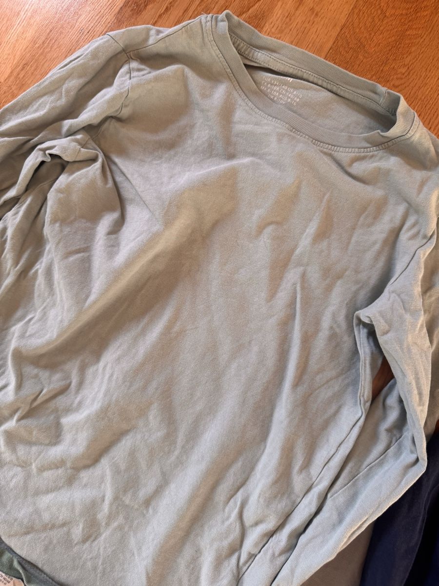 Maglioni & Felpe: Jungen Langarmshirts 134/140 – Usato da Wädenswil venduto da dorodi 4