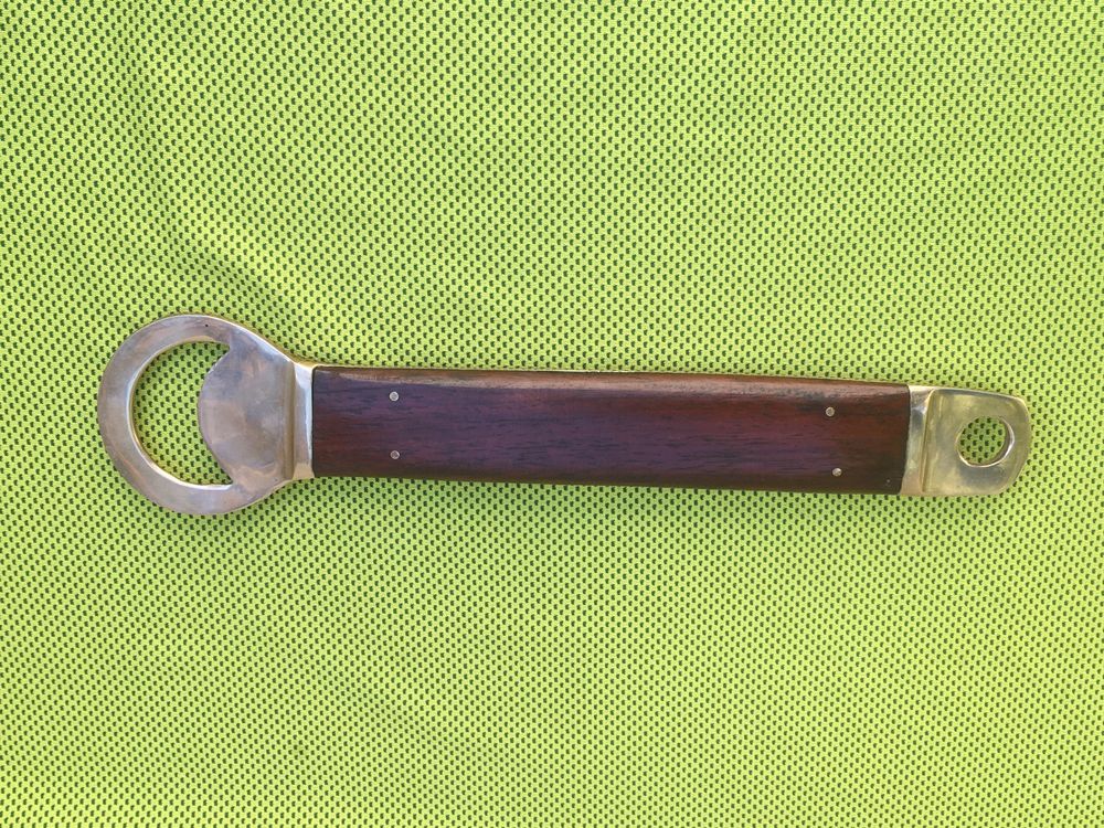 alter skandinavischer Flaschenöffner Messing mit Holzgriff | Kaufen auf ...