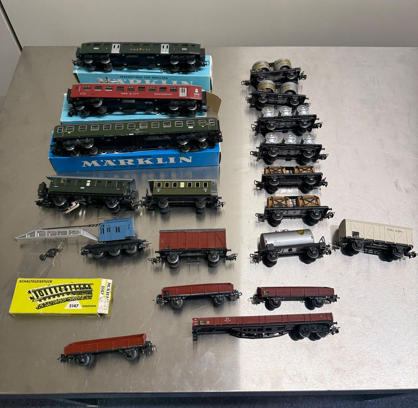 Märklin Modellini di ferrovie: Märklin H0 Personen und Güterwagen – Usato da Glattbrugg venduto da Xena2014 5