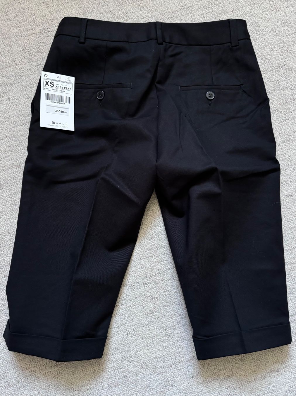 Zara Pantaloni: Short " Zara Basic " noir – Nuovo (secondo la descrizione) da Echandens venduto da pepite30 3