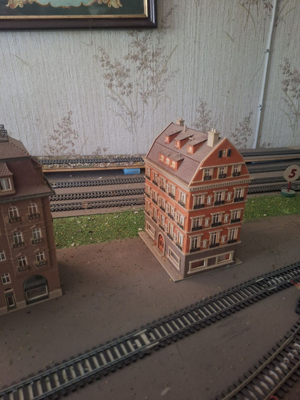 Modelleisenbahnen: Eisenbahn elektrisch mit vielen Figuren – Gebraucht aus Büttikon AG von rebeccaparvex 8