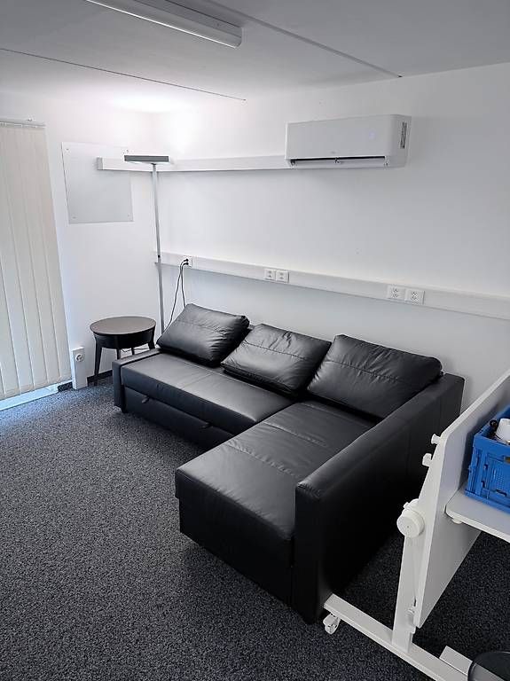 Sofas: Eckbettsofa mit Bettkasten wenig gebraucht – D'occasion à Pratteln par RolandTojzan