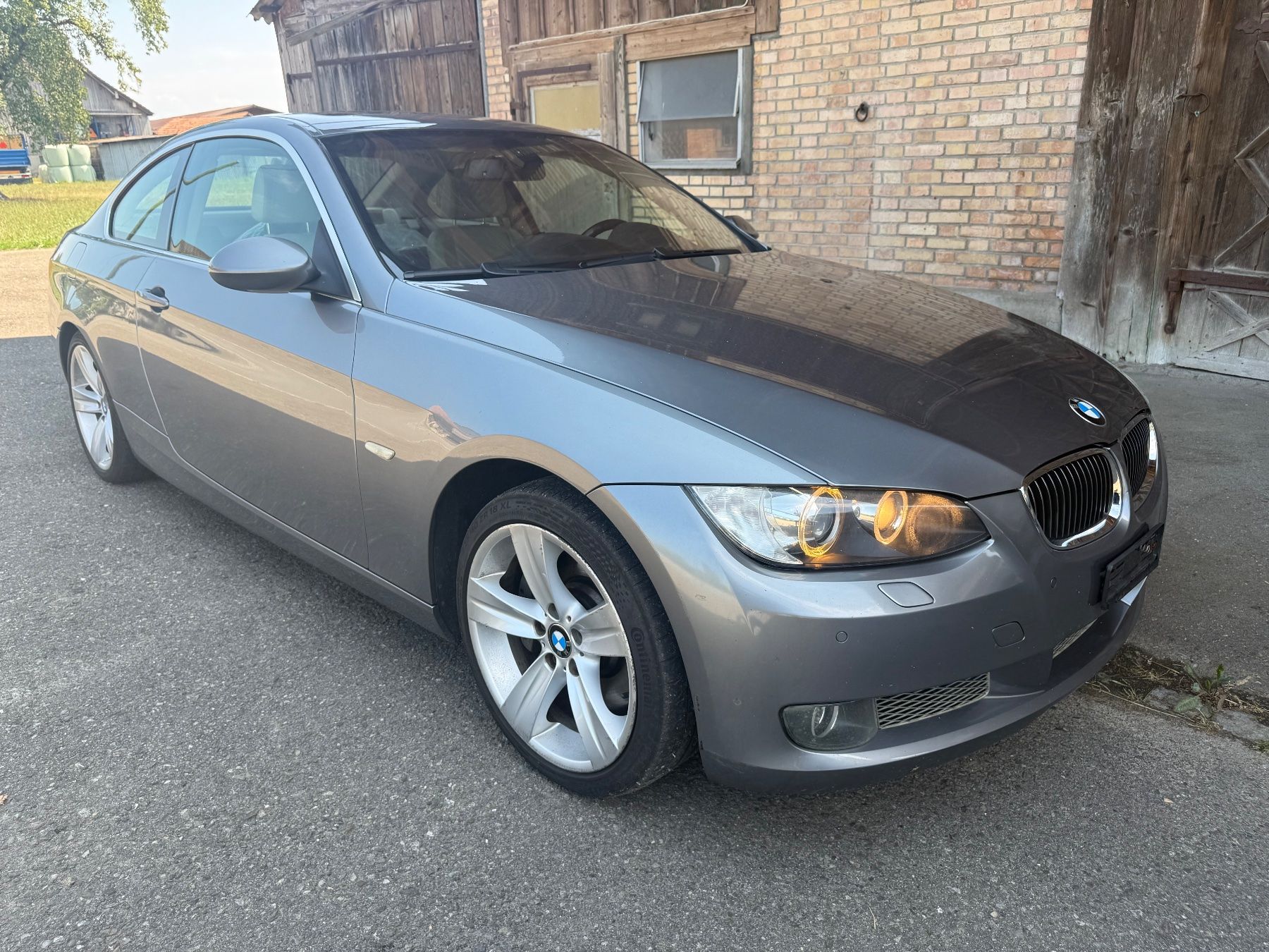 BMW Automobili: BMW 335xi Coupé frisch ab MFK – Usato da St.Gallen venduto da nic112 1