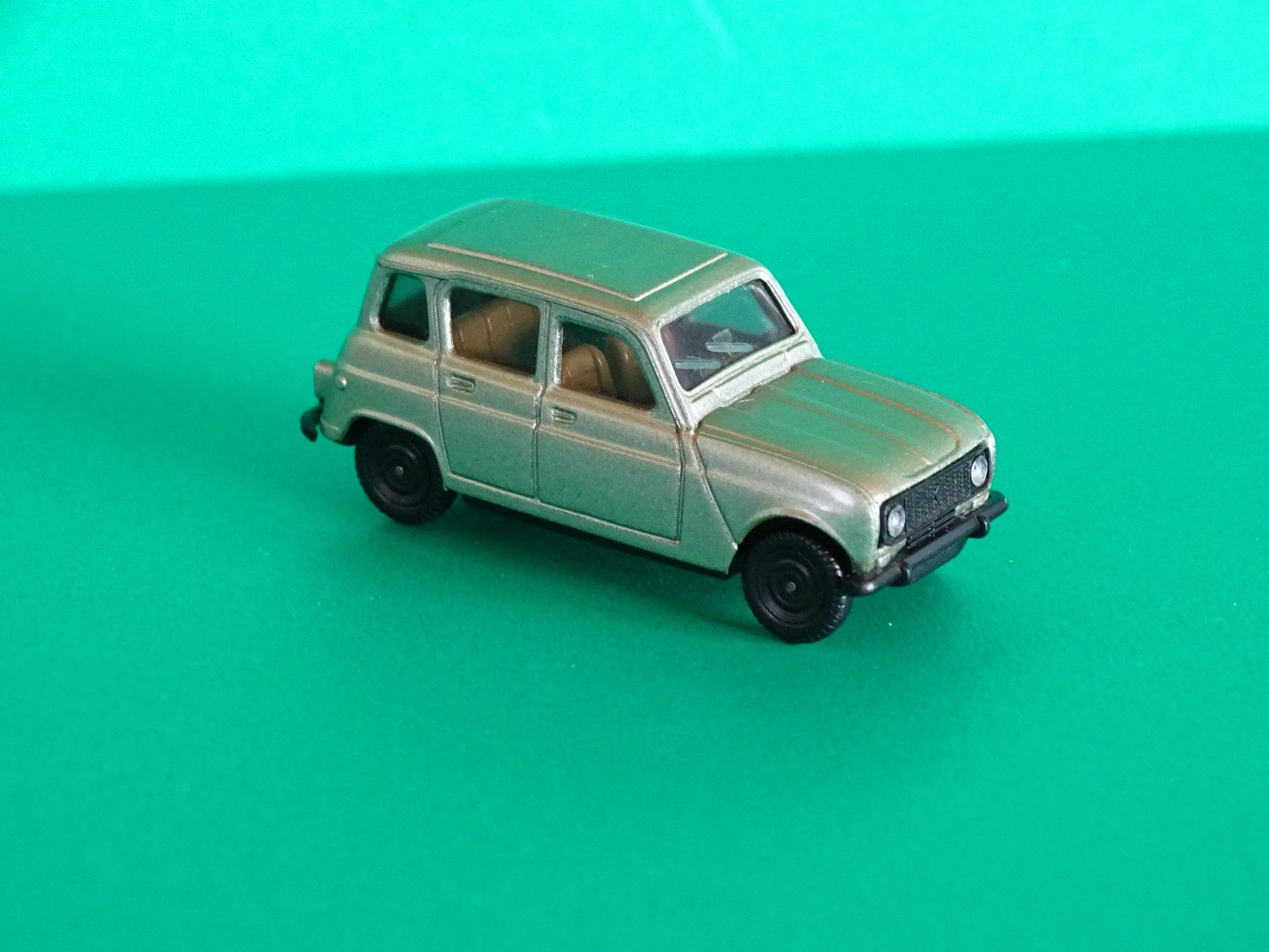 Herpa Modellini d'auto: Renault R4 von Herpa 1/87 – Usato da Bretzwil venduto da Meex 1