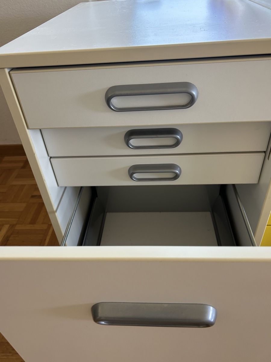 Ikea Banconi: Bürocontainer/Rollcontainer  – Usato da Zürich venduto da Seesaufen 1