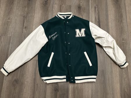 Neue College Jacke grün/weiss Gr. XS/S