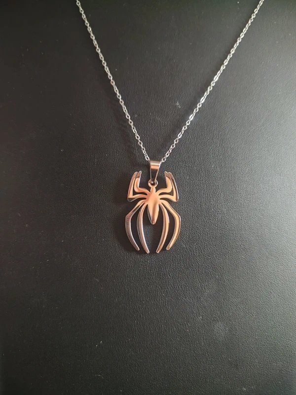 Colliers: Halskette Spiderman Edelstahl mit Kette – Neuf (Voir description) à Riddes par flo_ngl8 1