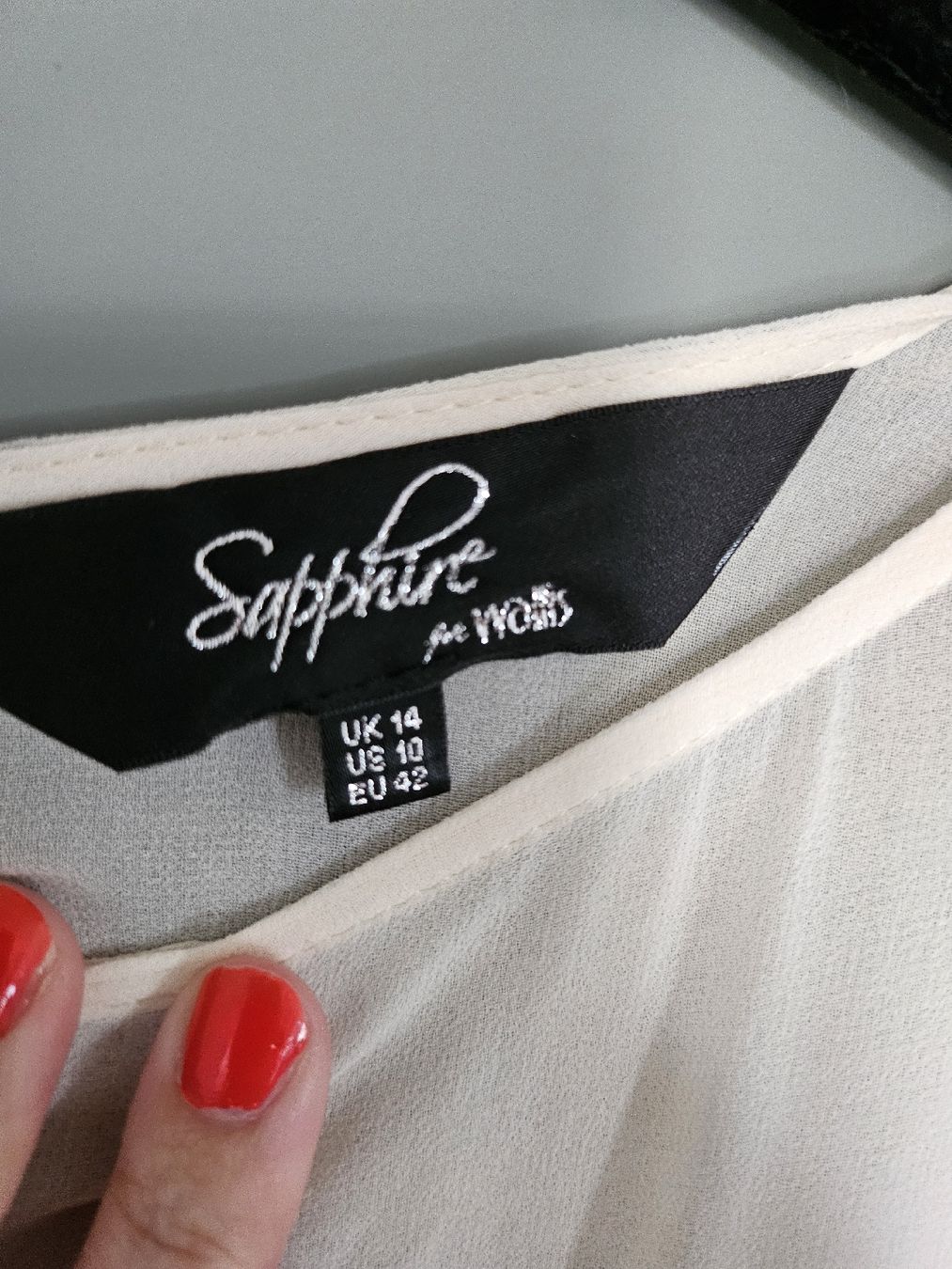 Vestiti: Très belle robe pour un mariage – Nuovo (secondo la descrizione) da La Tour-de-Peilz venduto da mar_2r26 1
