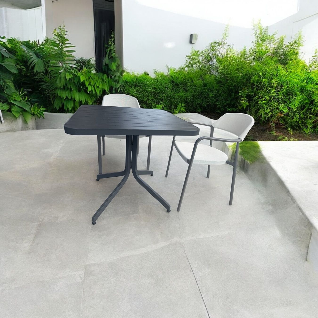 Pfister Set di tavolo e panche: Table de jardin carrée anthracite + 2 chaises grises. – Usato da Genève venduto da eod_88k6