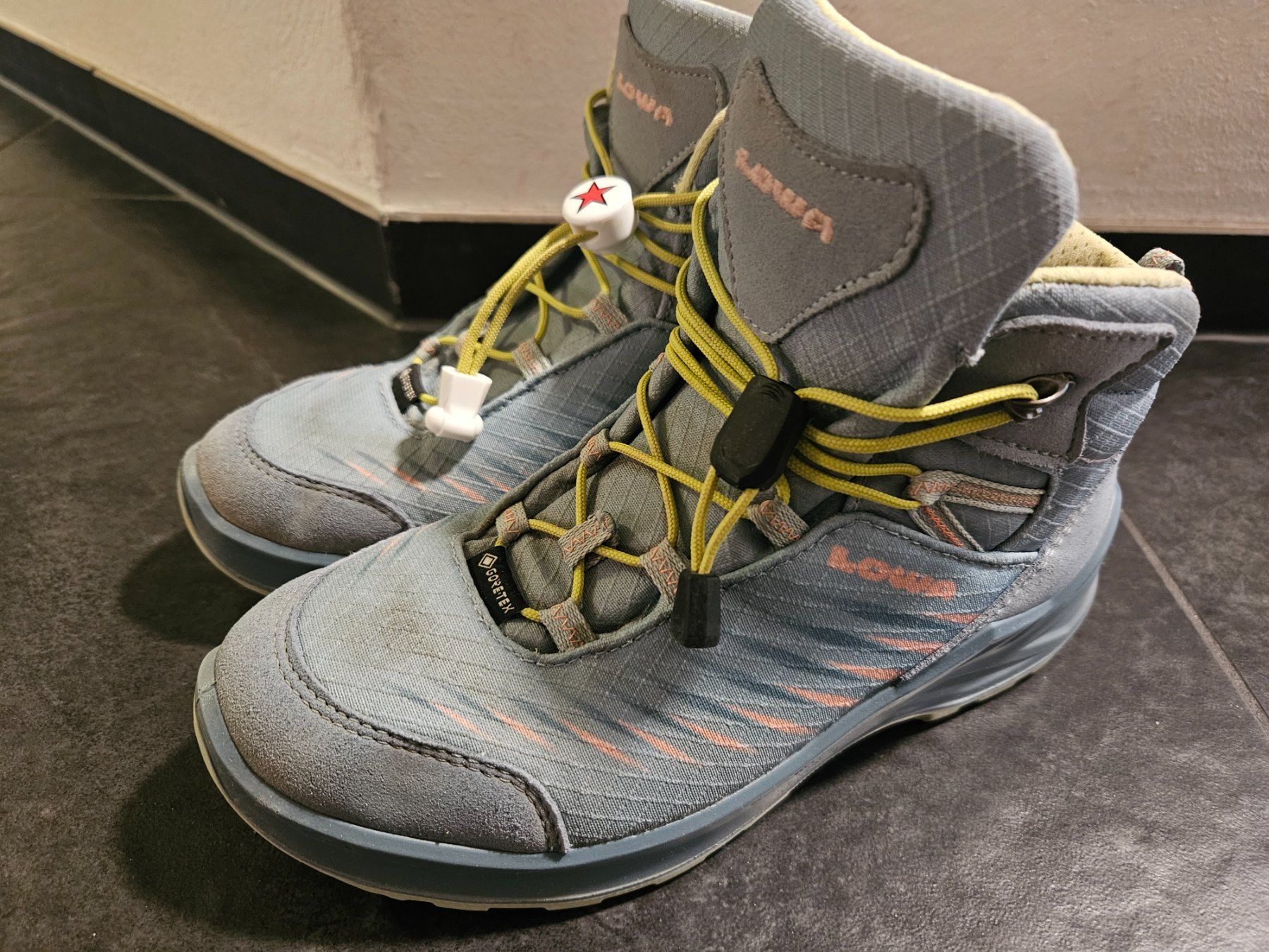 Lowa Scarpe per ragazzi: Lowa Wanderschuhe, Trekkingschuhe Gr.35 – Usato da Wangen ZH venduto da tulipe55 1