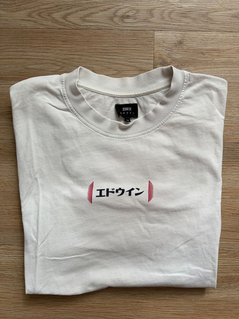 Edwin T-shirts: T-shirt Edwin blanc, taille M – D'occasion à Delémont par Nico2800