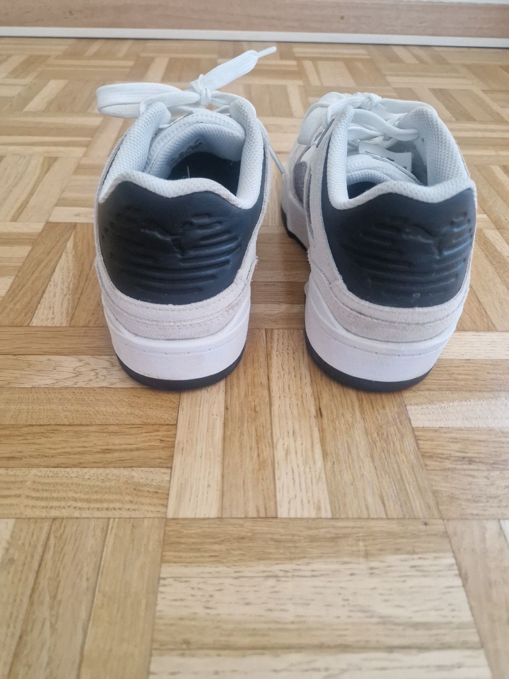 Puma Scarpe da uomo: Basket PUMA, blanche et grise, taille 40. – Usato da Thônex venduto da cgr_rm6p 2