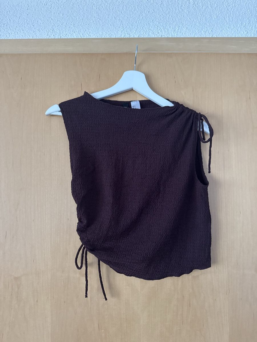 H&M Tops: Oberteil Damen – D'occasion à Wilen (Sarnen) par aninaschwab