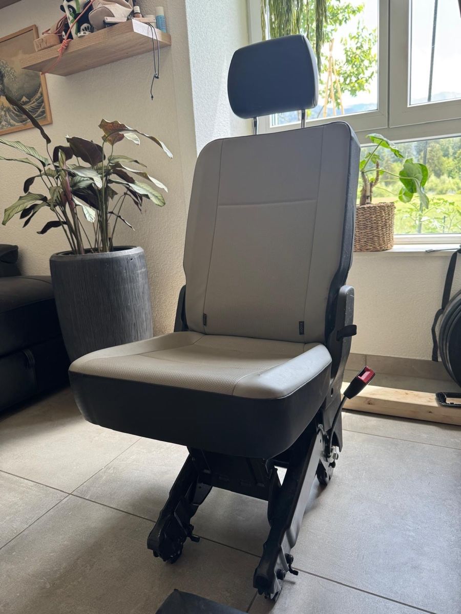 VW Accessori per altri veicoli: Siège arrière VW t6 – Usato da La Tour-de-Trême venduto da luc_69nq 1
