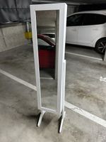 Schmuckschrank mit Spiegel weiss freistehend gebraucht
