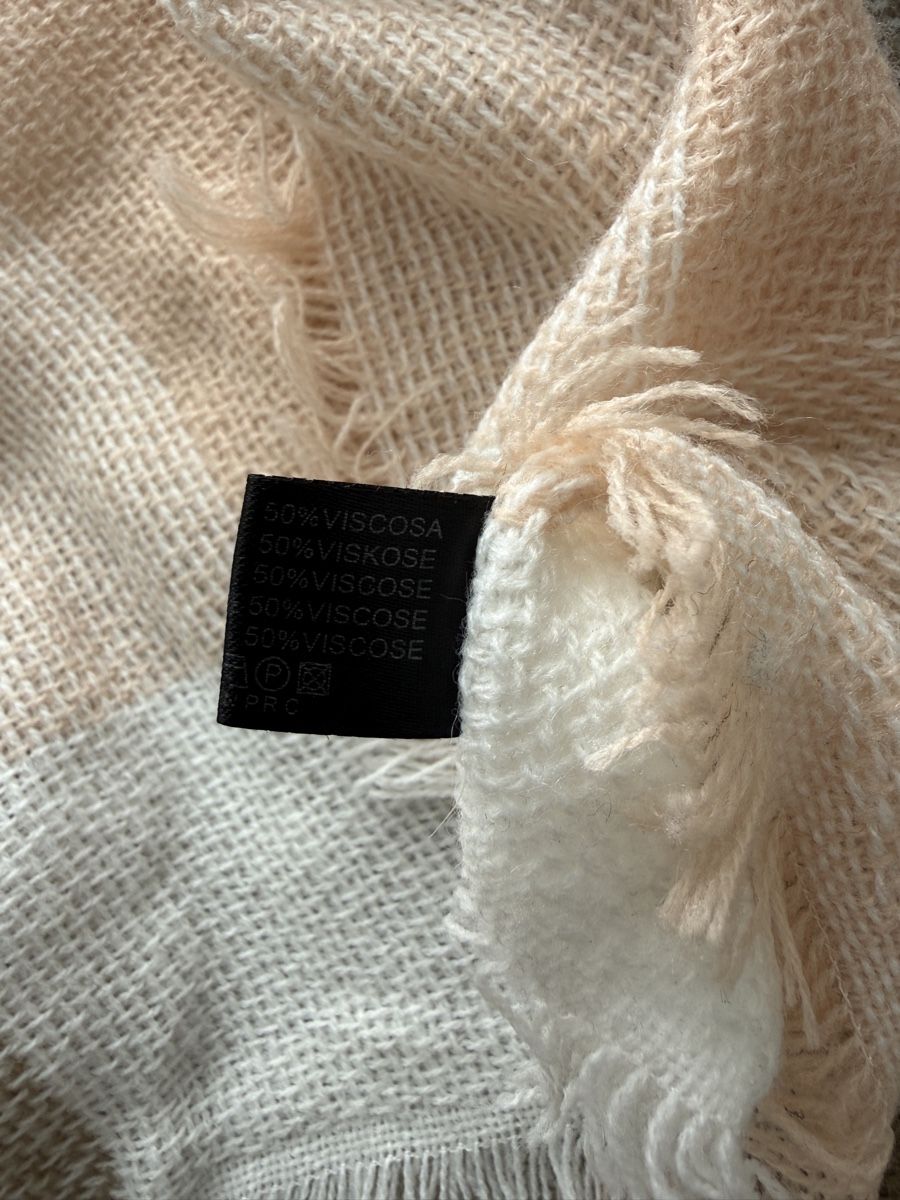 Foulard & Sciarpe: XXL Schal 137x137cm – Usato da Müllheim Dorf venduto da Lyly04 3