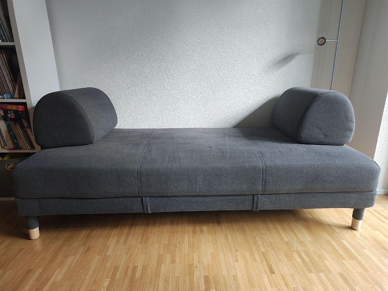 Sofas: Grey couch with storage space – D'occasion à Glattbrugg par wki_jq8f 2