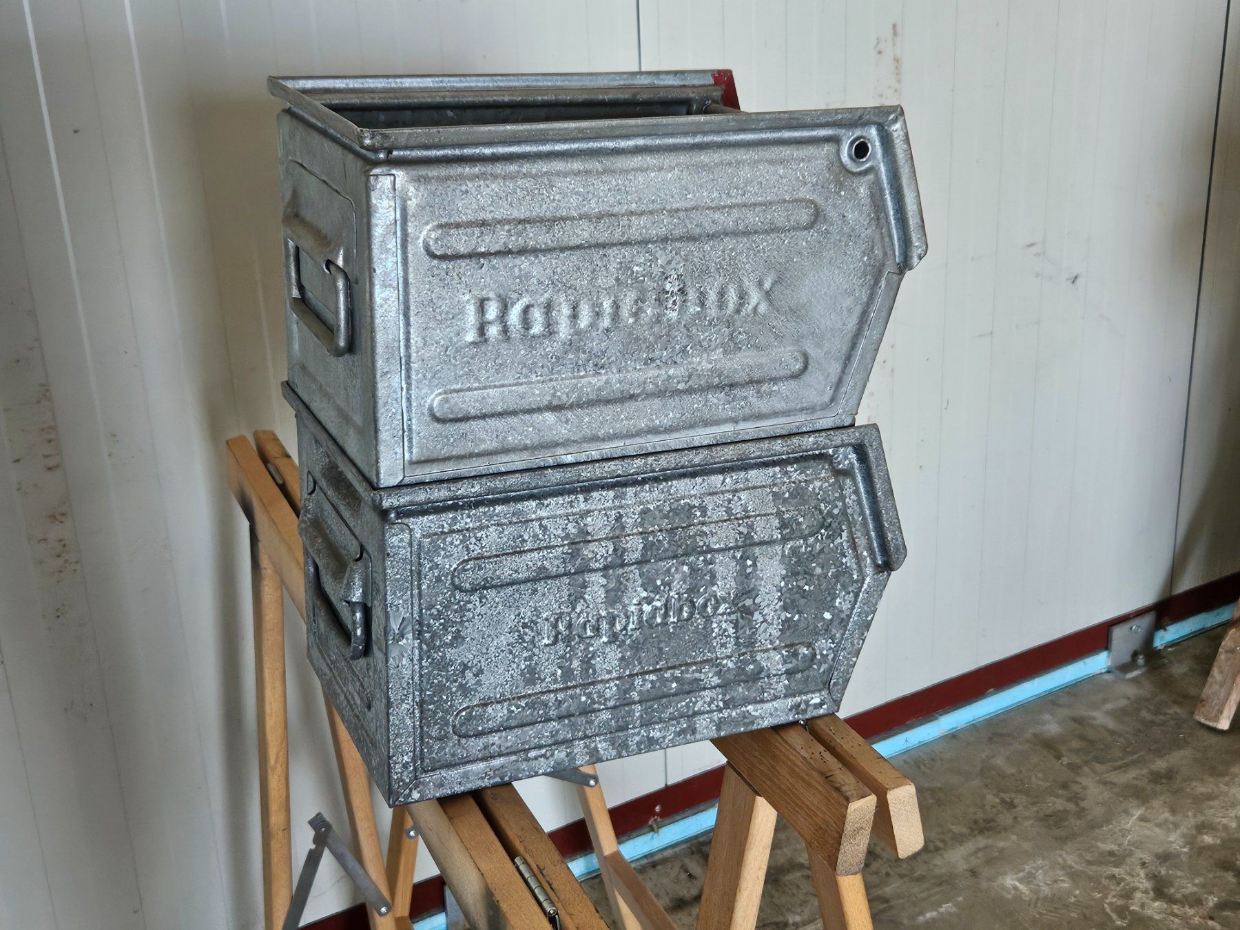 Behälter & Ähnliches: Stahlboxen 30x20cm 2Stk. – Gebraucht aus Recherswil von hubelmatt