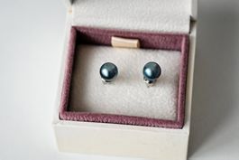 Neuwertig! Perlen Ohrstecker Blau Geschenkidee elegant