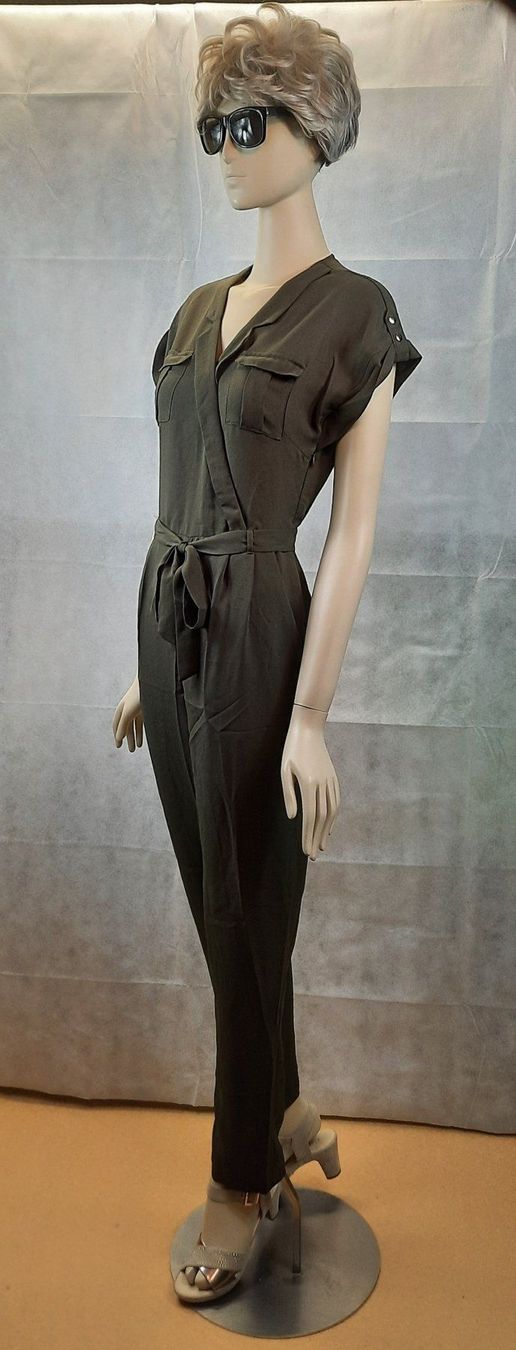 Tute: VILA Jumpsuit V-Ausschnitt olive Gr. XS – Nuovo e nell'imballaggio originale da Seuzach venduto da VT-Collections1