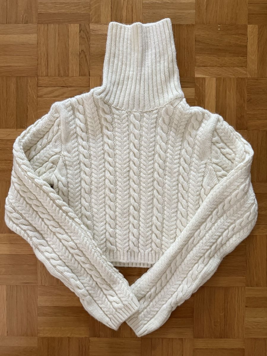 Pullover & Sweatshirts: Subdued Crop Pullover – Gebraucht aus Binningen von zoemaya 1