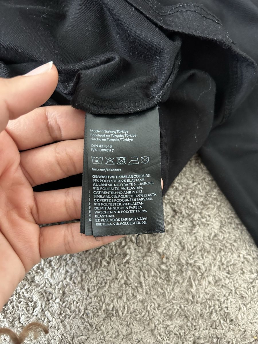 H&M Top: H&M Top | Gr M – Nuovo (secondo la descrizione) da Kloten venduto da lga_zy7n 2