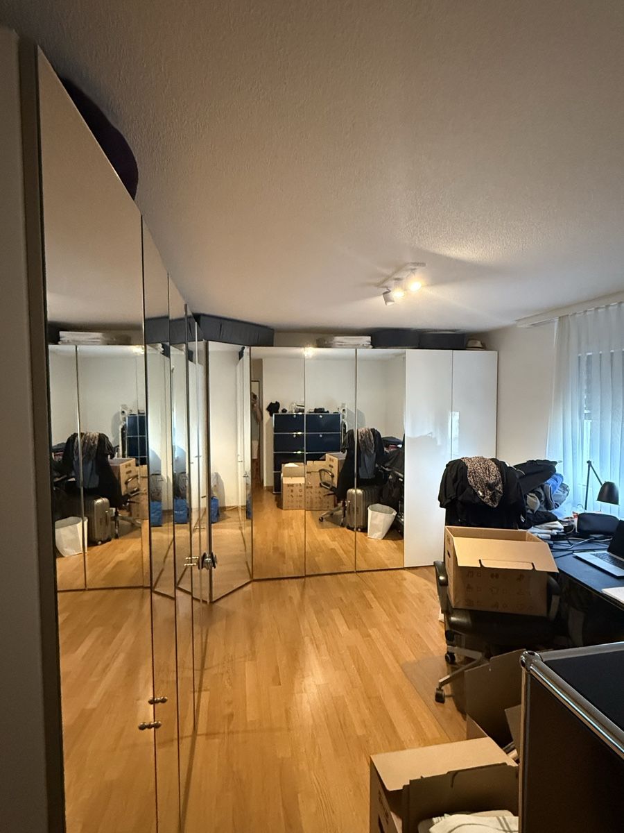 Interio Armadi: Grosser Spiegelschrank- Interio – Usato da Zürich venduto da kijo01