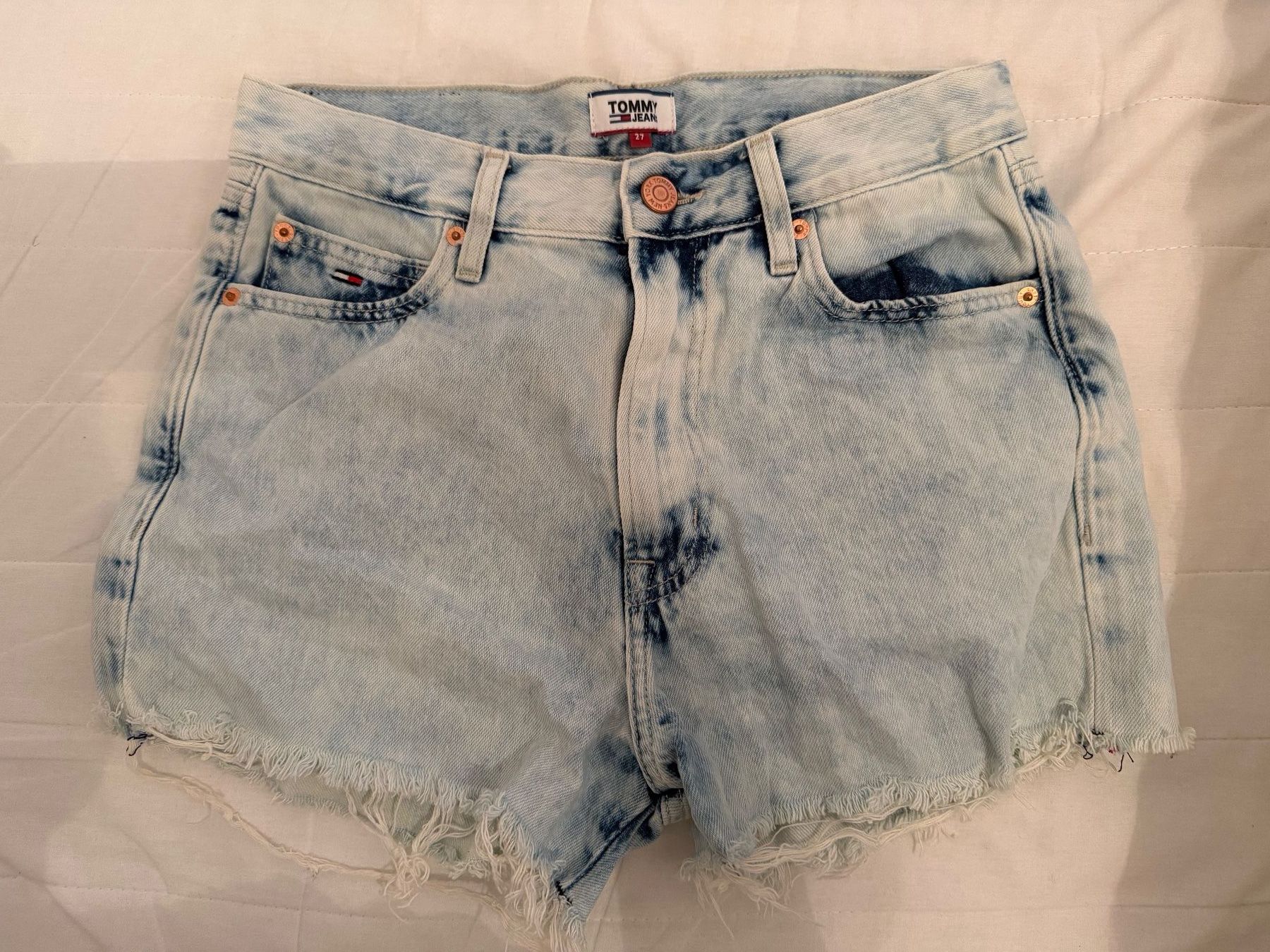 Tommy Hilfiger Jeans: Tommy Jeans Shorts – Usato da Eschenbach LU venduto da Tatzi1