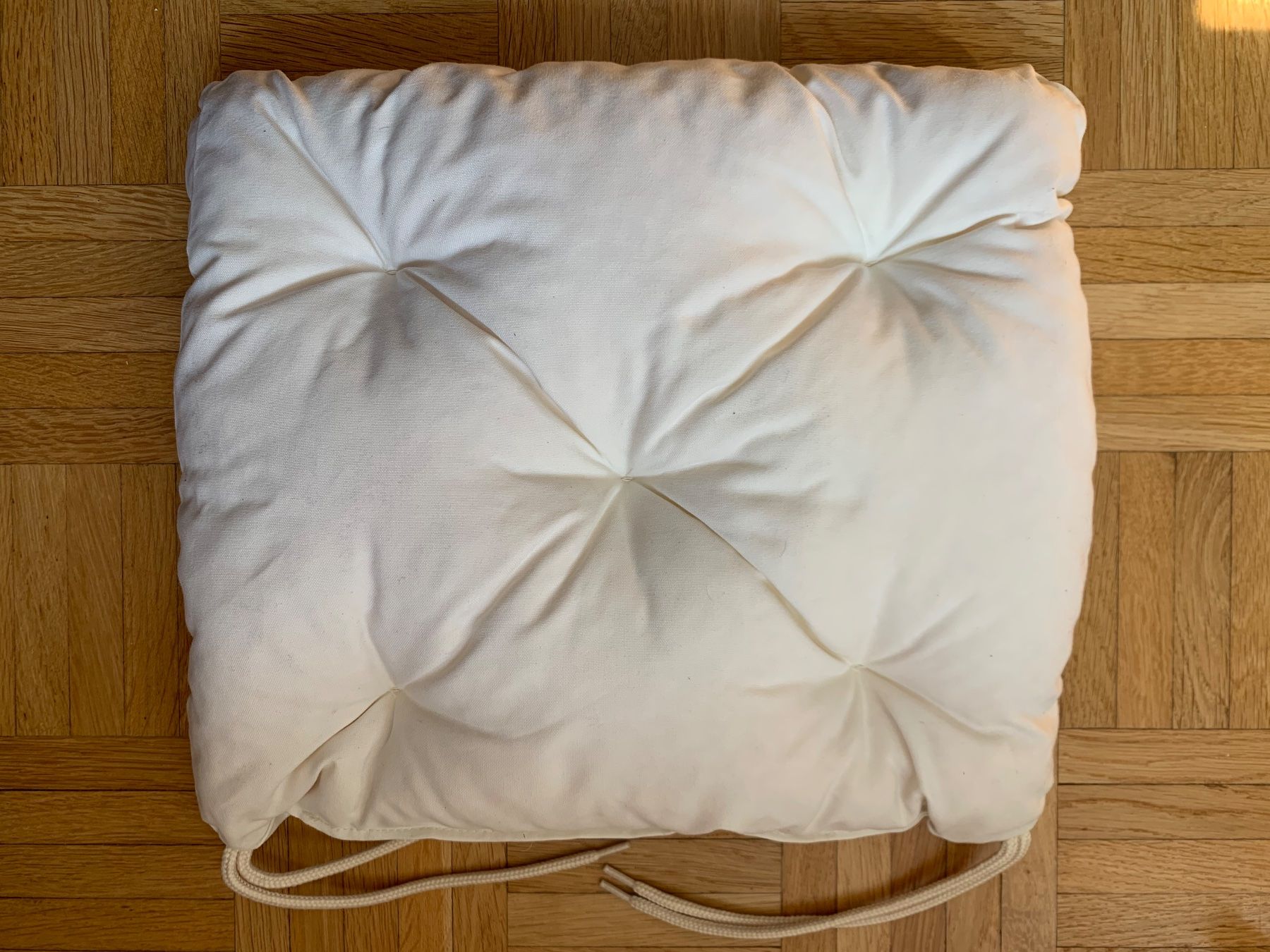 Ikea Kissen: Coussin pour chaise – Gebraucht aus Yverdon-les-Bains von elo_q22y
