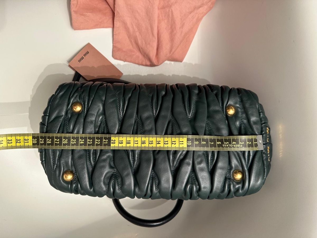 Miu Miu Borse da donna: Miu Miu Handtasche – Nuovo (secondo la descrizione) da Binningen venduto da Yuliya15 6