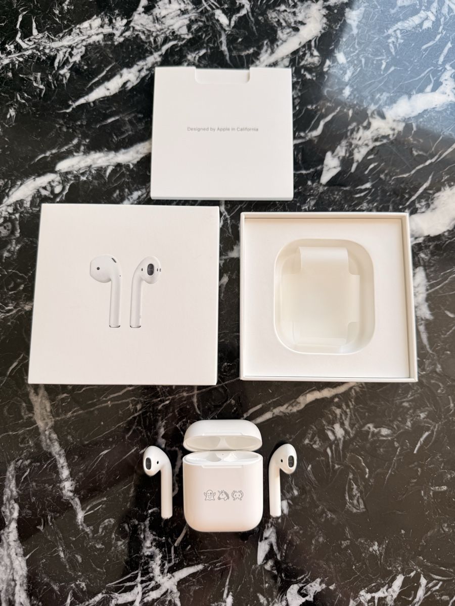 Apple Casques audio: Apple AirPods with Charging Case – Neuf avec emballage d'origine à Zürich par nicolawalter 3