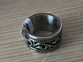 Metall-Ring - neu - in coolem Design- Grösse 12
