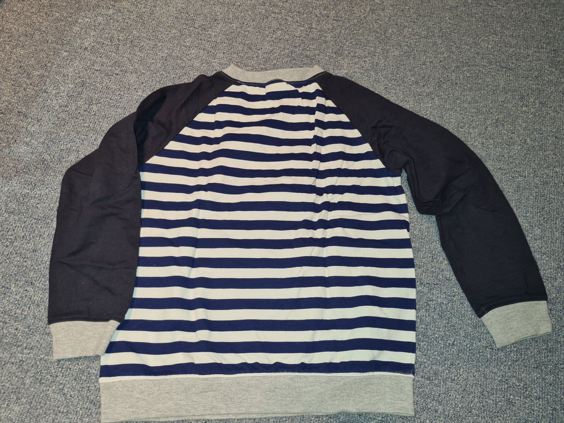 Maglioni & Felpe: Disney Mickey Mouse Pulli Gr. M ca. Gr.122/128 Neu – Nuovo (secondo la descrizione) da Killwangen venduto da KIANA08 1