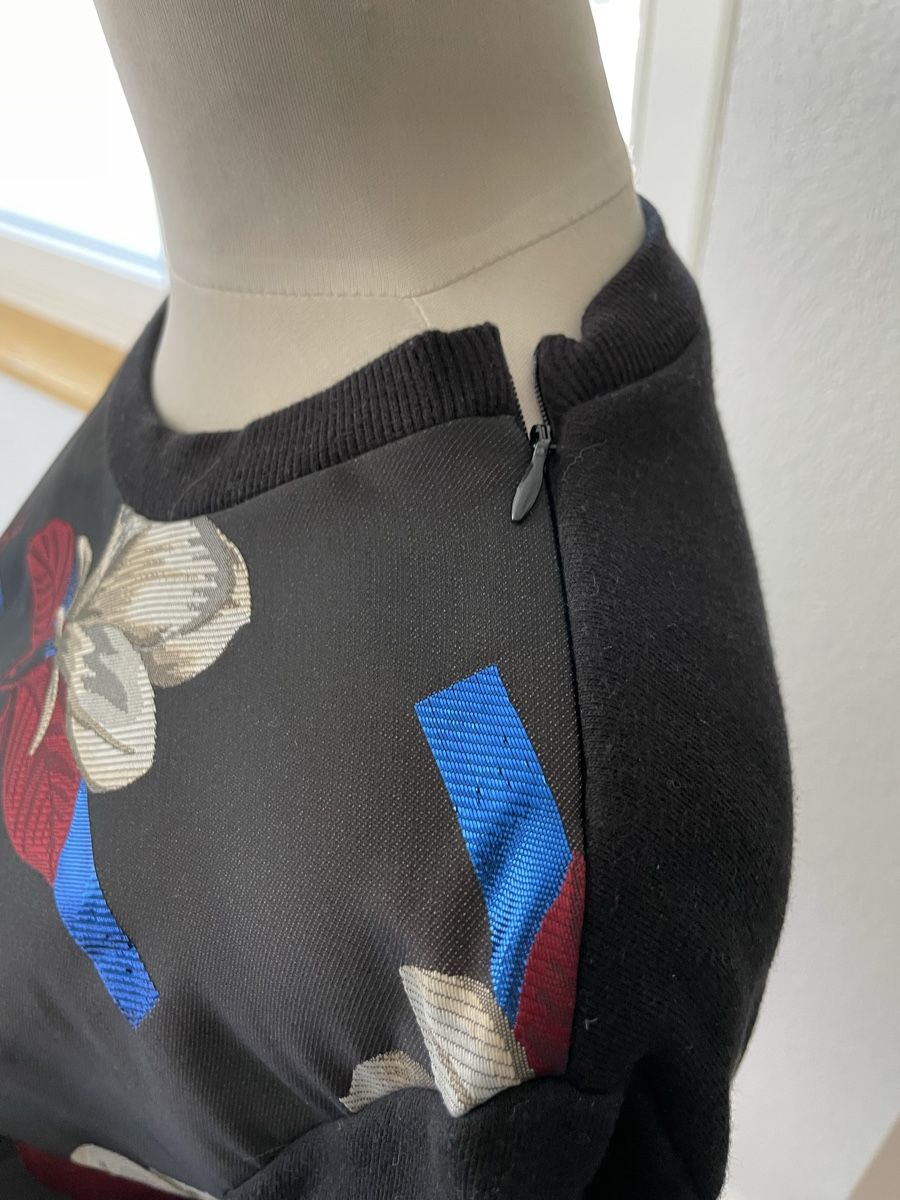 Sportmax Maglioni & Felpe: Sport Max Code Blumenpullover, Grösse S, Top Zustand, – Usato da Basel venduto da frf 1