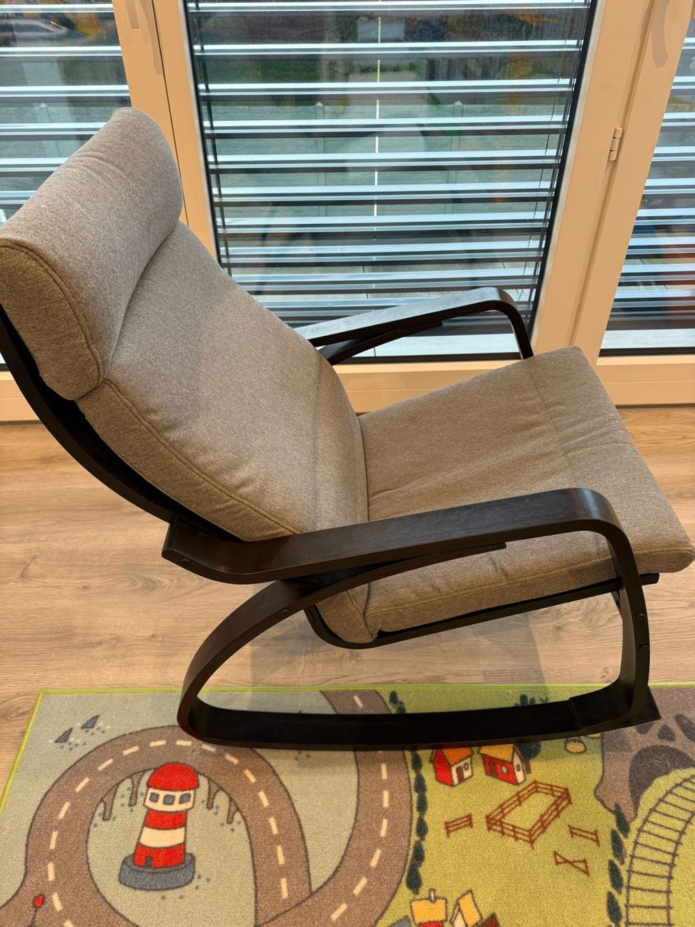 Ikea Sedie: Schaukelstuhl Schwarz/grau Ikea – Usato da Safenwil venduto da LukasK01 1